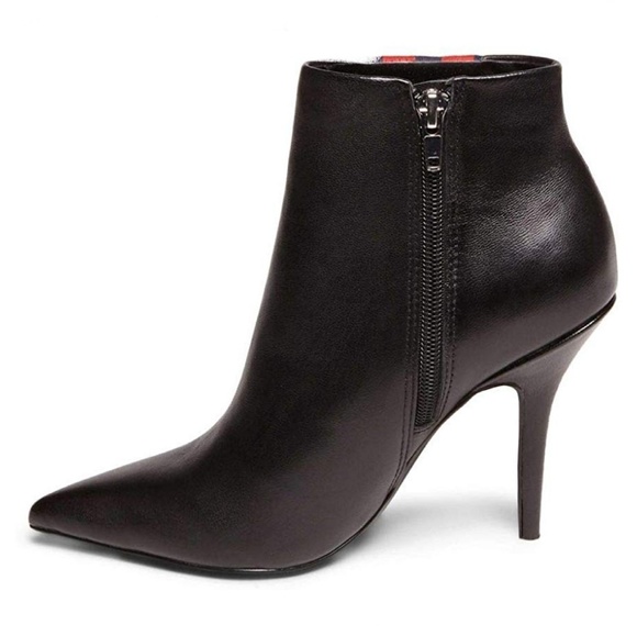 Sexy & Sporty Steve Madden Booties - Picture 5 of 8